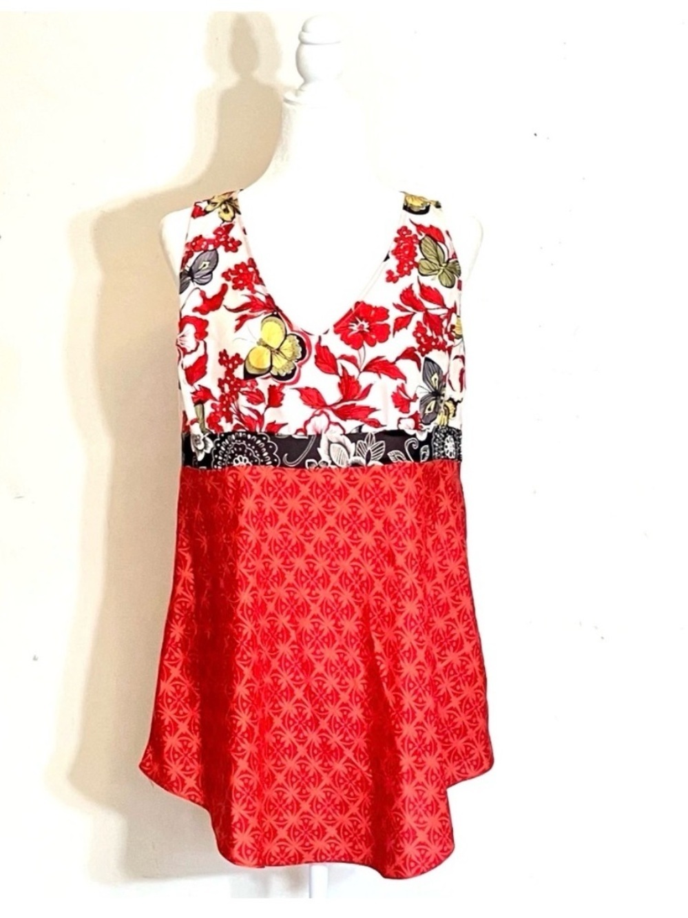 CABI #948 Red Silk Floral Butterfly Tunic Blouse V Neck Tie Back Boho Festival
